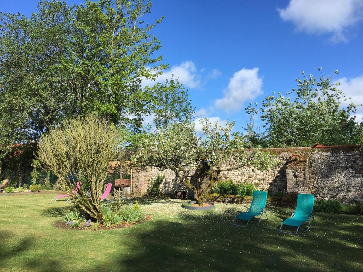 Le Clos Hucqueliers Buitenkant foto