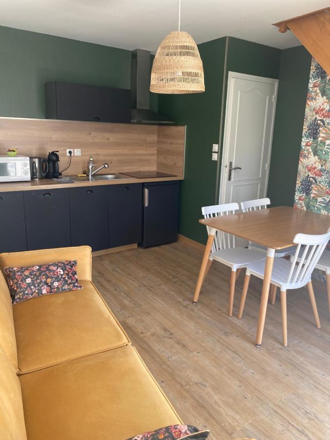 Le Clos Hucqueliers Buitenkant foto