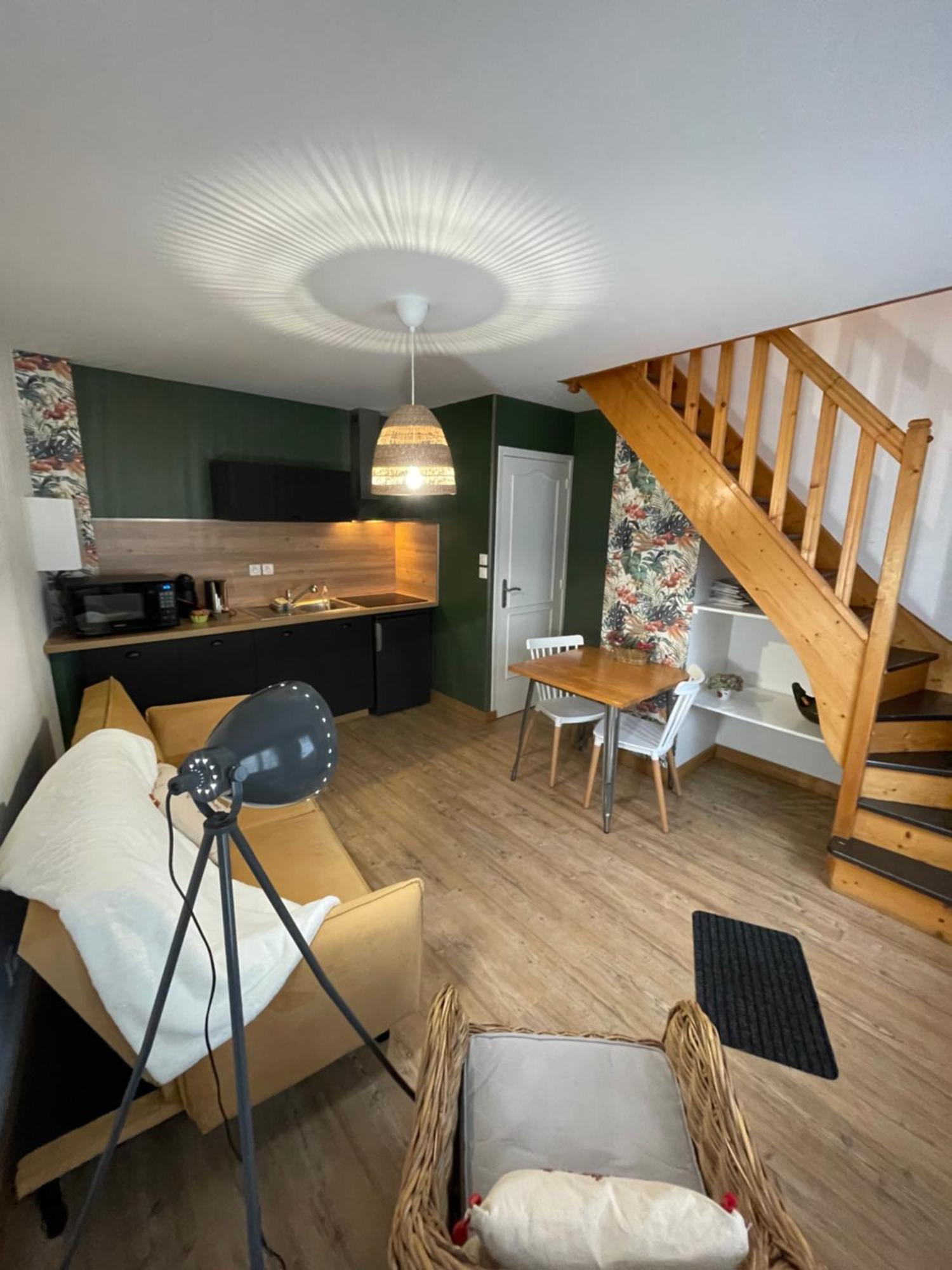 Le Clos Hucqueliers Buitenkant foto