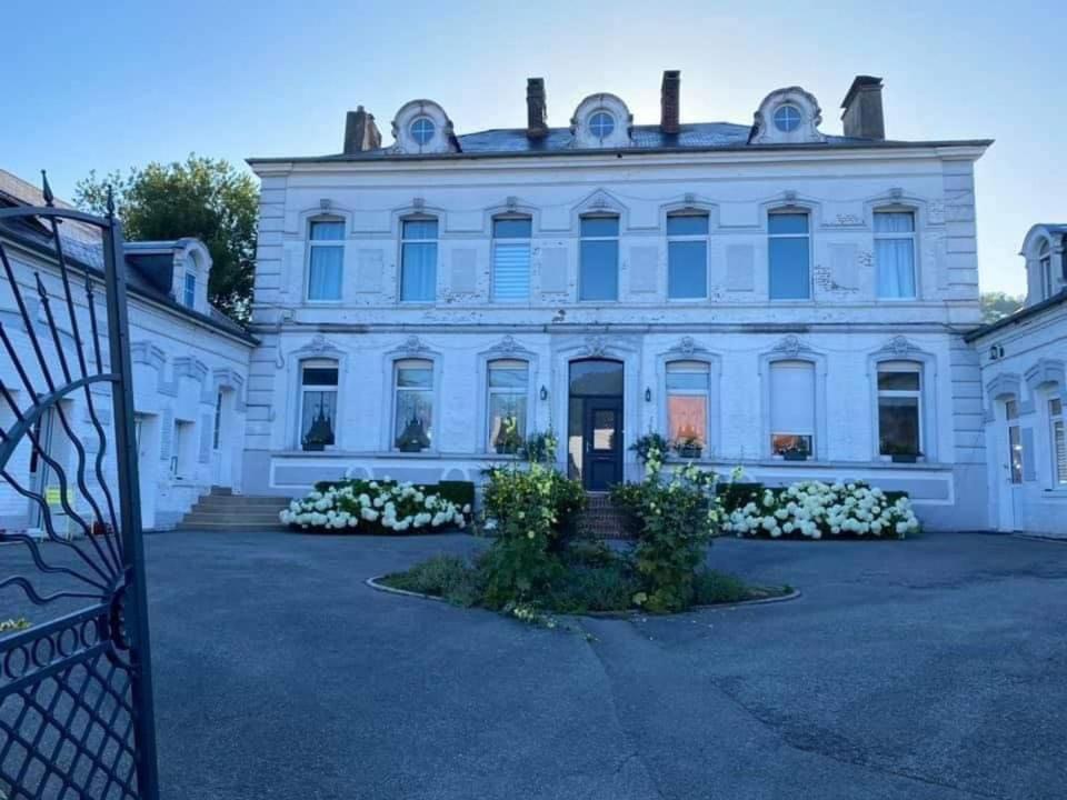 Le Clos Hucqueliers Buitenkant foto