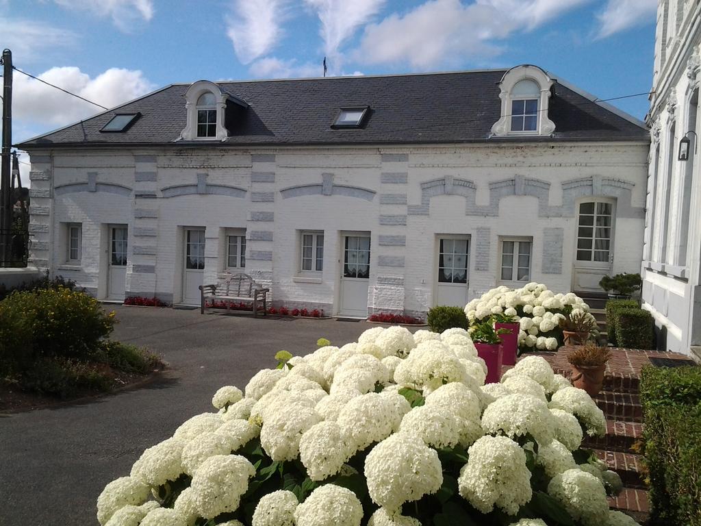 Le Clos Hucqueliers Buitenkant foto